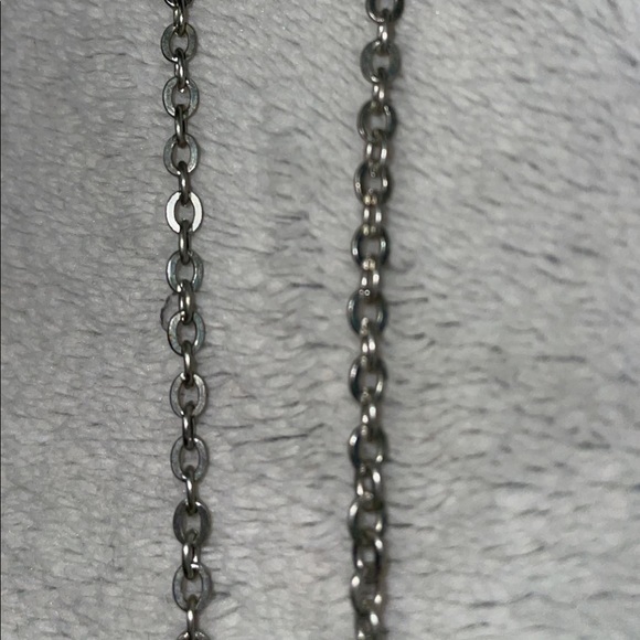 silver mustache necklace - Picture 4 of 4